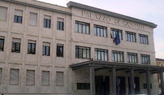 Sulmona: Peculato e concussione, medico condannato a 6 anni e 9 mesi